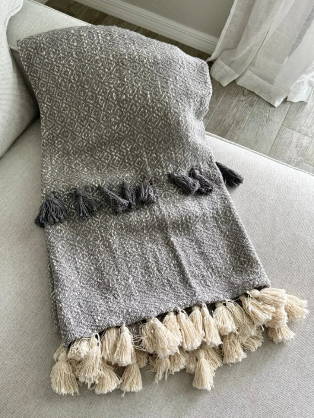 Kirkland Signature woven geometric